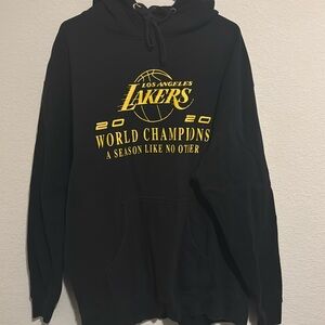 2020 WORLD CHAMPIONSHIP LOS ANGELES LAKERS HOODIE in BLACK
